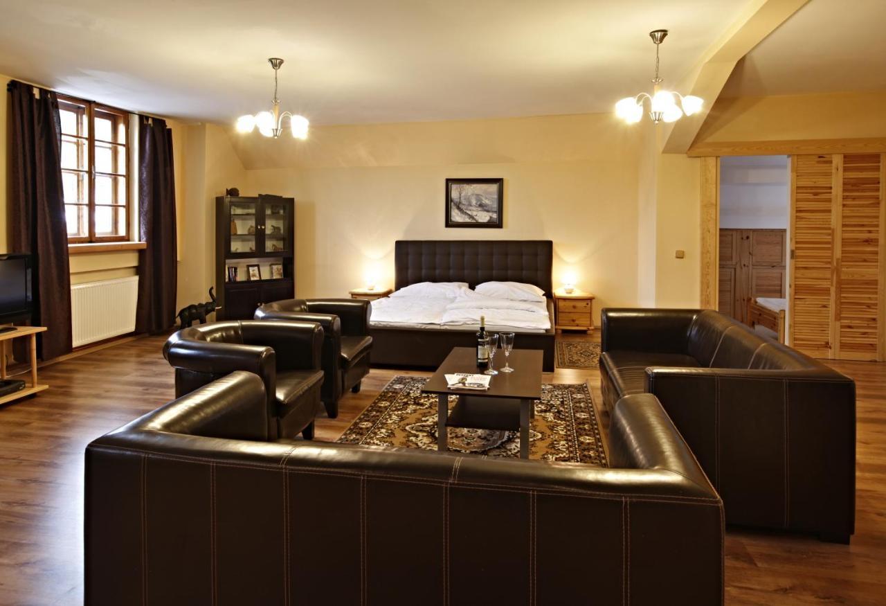 Hotel Posta Černý Dŭl Buitenkant foto