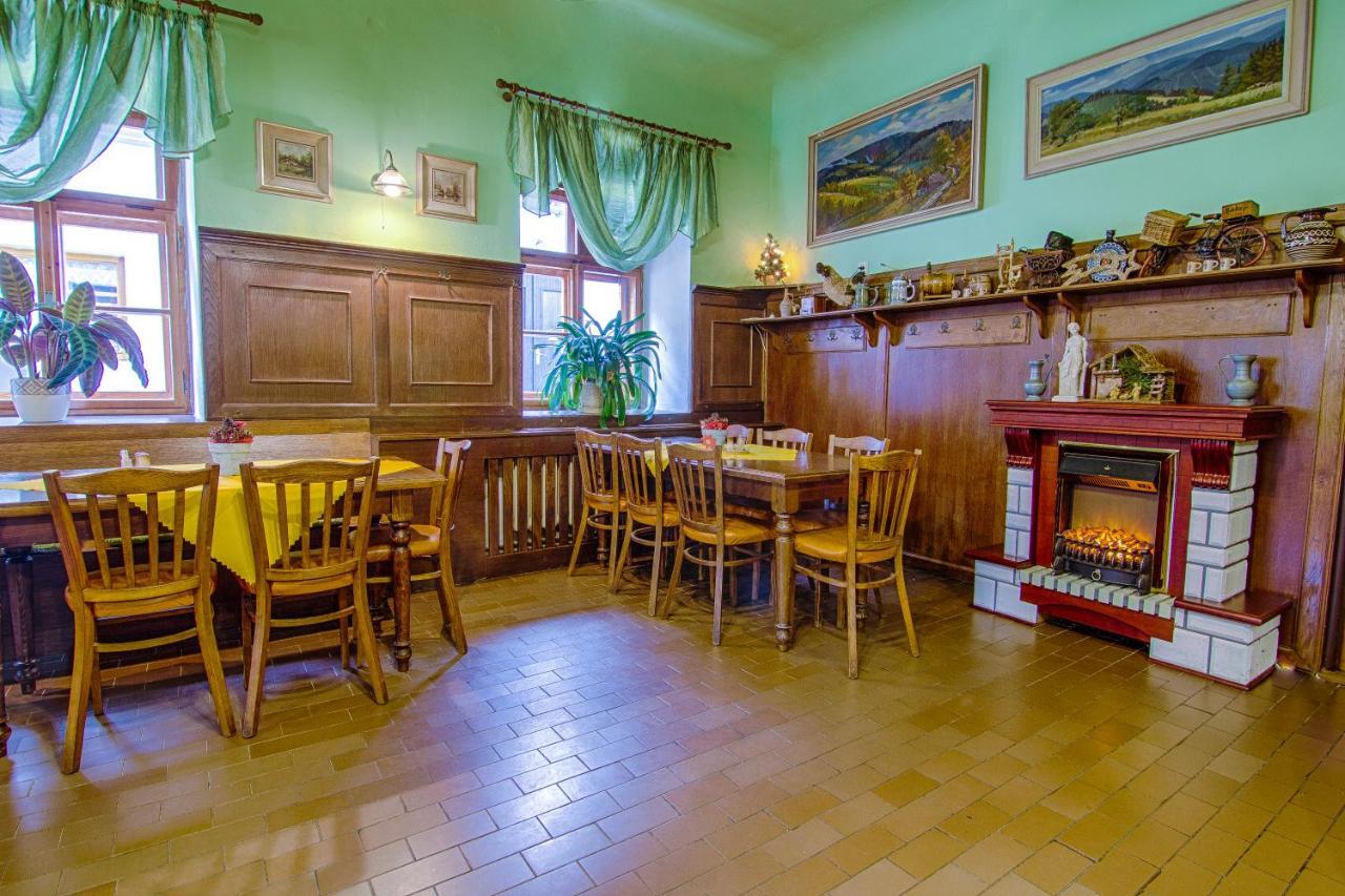 Hotel Posta Černý Dŭl Buitenkant foto