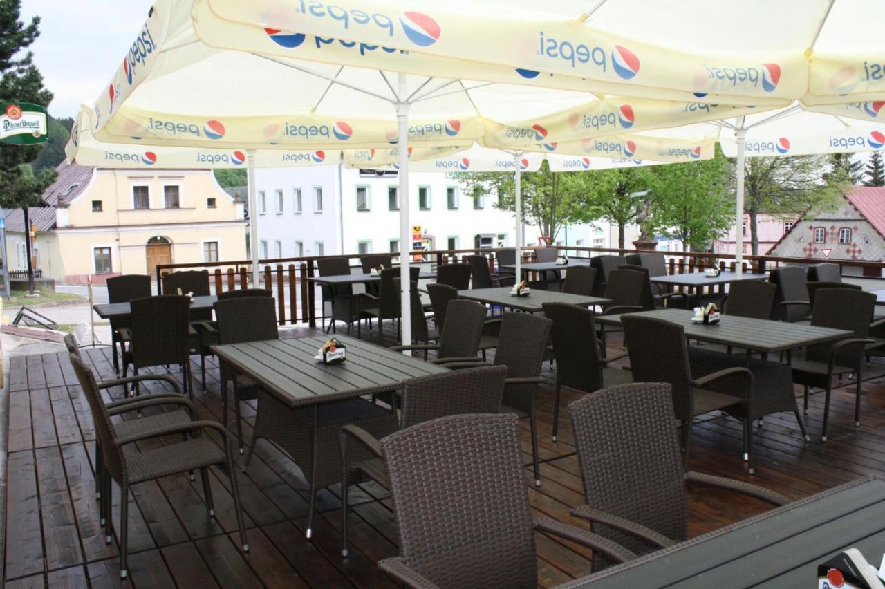 Hotel Posta Černý Dŭl Buitenkant foto