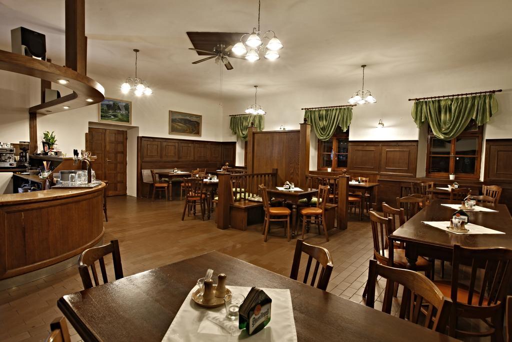 Hotel Posta Černý Dŭl Buitenkant foto