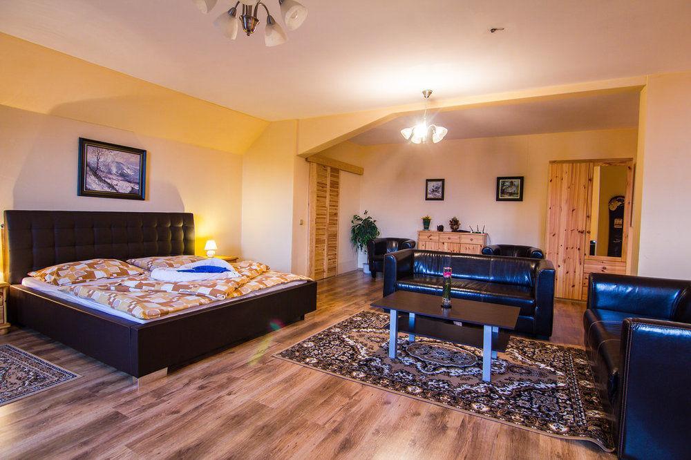 Hotel Posta Černý Dŭl Buitenkant foto