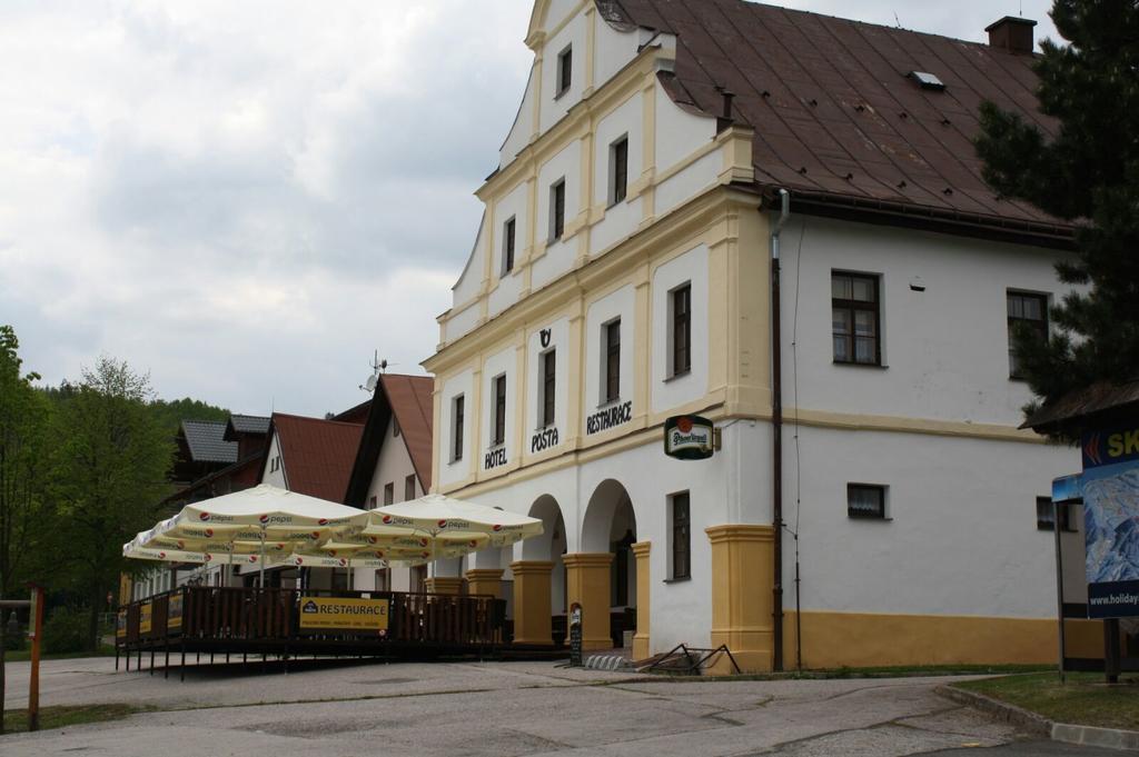 Hotel Posta Černý Dŭl Buitenkant foto