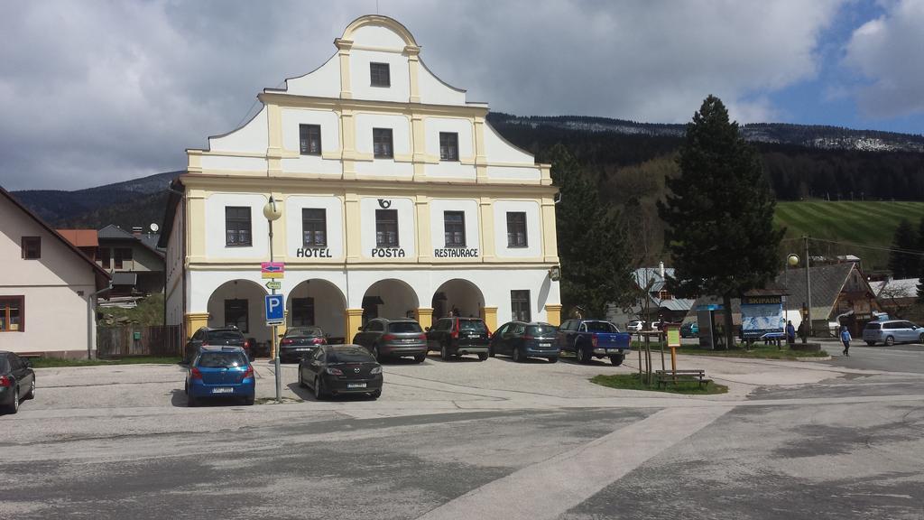 Hotel Posta Černý Dŭl Buitenkant foto