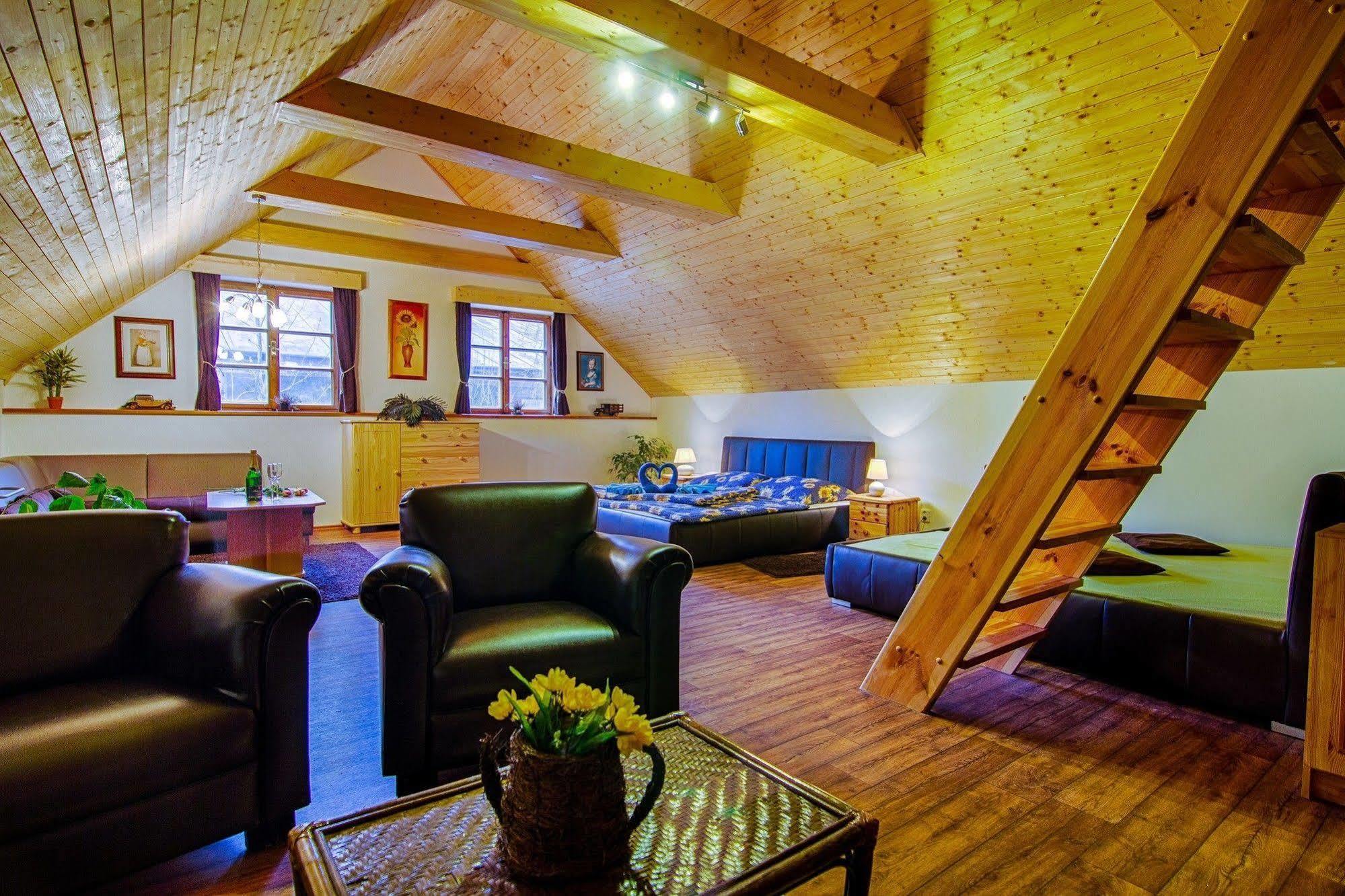Hotel Posta Černý Dŭl Buitenkant foto