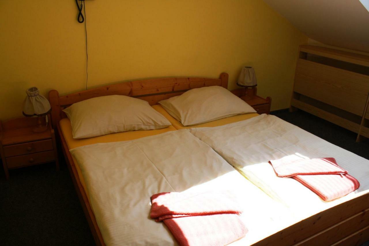Hotel Posta Černý Dŭl Buitenkant foto